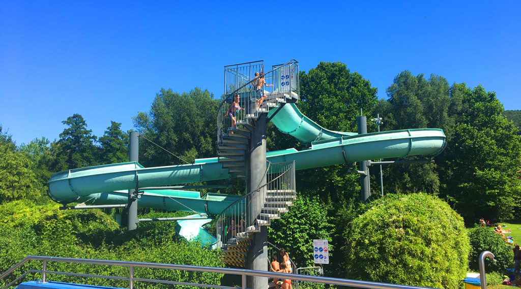 Riesenrutsche Spaßbad faMos Freibad Mosbach